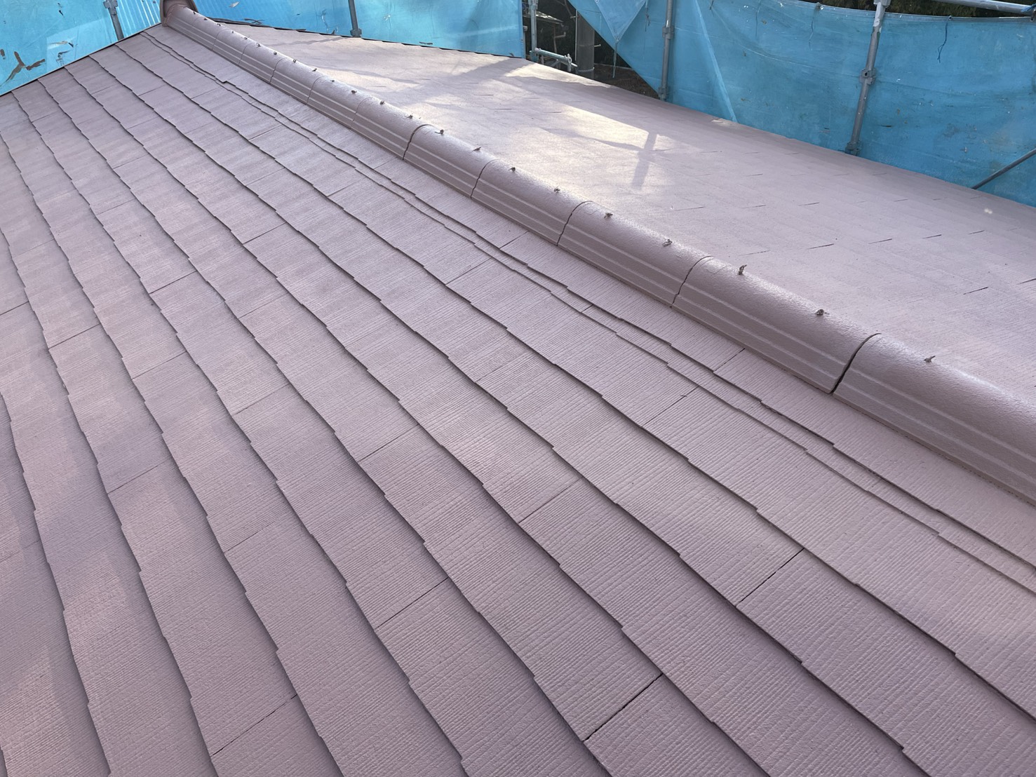 伊勢市で屋根の上塗り作業を行いました！/松阪市の外壁塗装専門店ペイントハウス